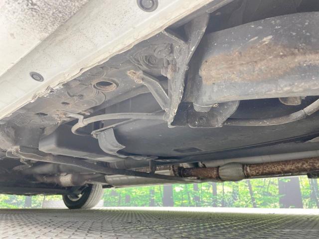 セレナ ハイウェイスター　フリップダウン　純正９型ナビ　全周囲カメラ　両側電動ドア　衝突軽減　ＥＴＣ　ＬＥＤヘッド　クルコン　アイドリングストップ　ステアリングスイッチ　Ｂｌｕｅｔｏｏｔｈ再生　オートエアコン　純正１５ＡＷ（61枚目）