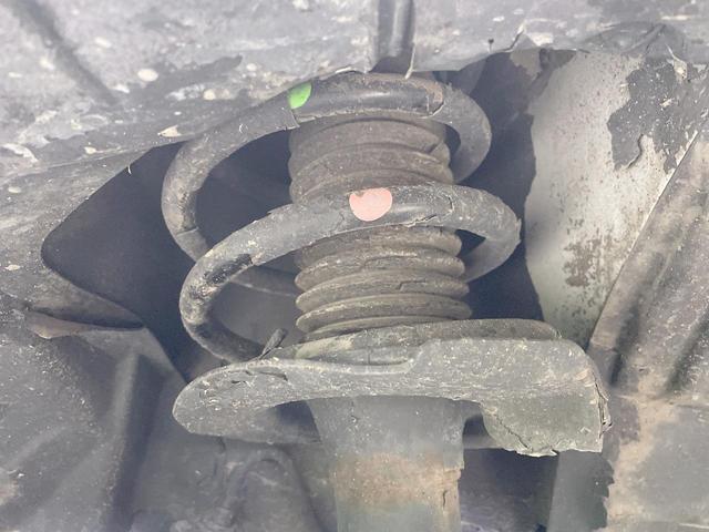 セレナ ハイウェイスター　フリップダウン　純正９型ナビ　全周囲カメラ　両側電動ドア　衝突軽減　ＥＴＣ　ＬＥＤヘッド　クルコン　アイドリングストップ　ステアリングスイッチ　Ｂｌｕｅｔｏｏｔｈ再生　オートエアコン　純正１５ＡＷ（67枚目）