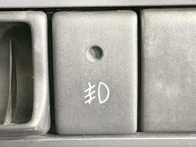 ジムニー ワイルドウインド　４ＷＤ　禁煙車　ターボ　シートヒーター　オーディオ　ルーフレール　純正１６ＡＷ　電動格納ミラー　ヘッドライトレベライザー　トラクションコントロール　衝突安全ボディ（31枚目）