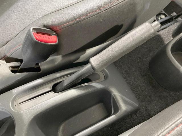 ジムニー ワイルドウインド　４ＷＤ　禁煙車　ターボ　シートヒーター　オーディオ　ルーフレール　純正１６ＡＷ　電動格納ミラー　ヘッドライトレベライザー　トラクションコントロール　衝突安全ボディ（42枚目）