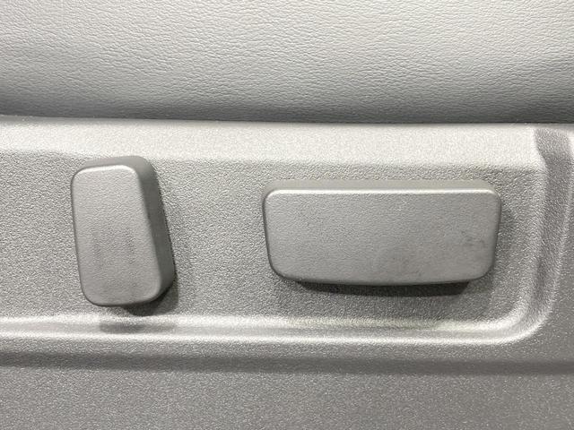 デリカD:5 シャモニー 禁煙車 両側電動ドア 電動リアゲート パワーシート 全周囲カメラ 衝突軽減 レーダークルーズ ハーフレザーシート コーナーセンサー スマートキー LEDヘッド・フォグ オートライト(9枚目)