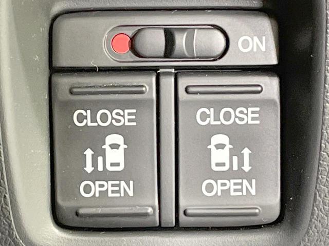 N-BOX G SSパッケージ 4WD 両側電動 純正ナビ 衝突被害軽減 シートヒーター 禁煙車 スマートキー HIDヘッド ETC オートライト オートエアコン Bluetooth CD DVD再生(6枚目)