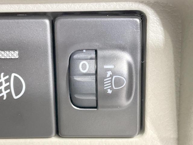 エブリイワゴン PZターボスペシャル 4WD 届出済未使用車 両側電動ドア 衝突軽減 コーナーセンサー シートヒーター アイドリングストップ LEDヘッドライト 純正14AW スマートキー オートエアコン ステアリングスイッチ(41枚目)