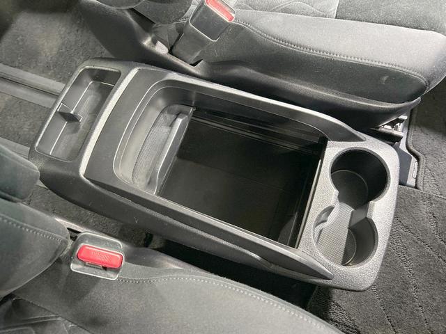 ヴェルファイア ２．５Ｚ　禁煙車　後席モニター　純正９型ナビ　衝突軽減　両側電動ドア　バックカメラ　レーダークルーズ　ＬＥＤヘッド・フォグ　ドラレコ　ＥＴＣ　スマートキー　純正１８ＡＷ　ステアリングスイッチ　デュアルエアコン（64枚目）