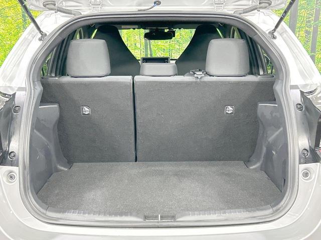 ヤリス Ｘ　純正ナビ　バックカメラ　寒冷地仕様　衝突軽減　レーダークルーズ　オートハイビーム　ＥＴＣ　ステアリングスイッチ　スマートキー　ドライブレコーダー　横滑り防止　Ｂｌｕｅｔｏｏｔｈ　横滑り防止（11枚目）