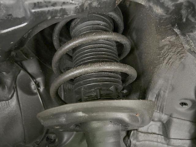 ヤリス Ｘ　純正ナビ　バックカメラ　寒冷地仕様　衝突軽減　レーダークルーズ　オートハイビーム　ＥＴＣ　ステアリングスイッチ　スマートキー　ドライブレコーダー　横滑り防止　Ｂｌｕｅｔｏｏｔｈ　横滑り防止（59枚目）