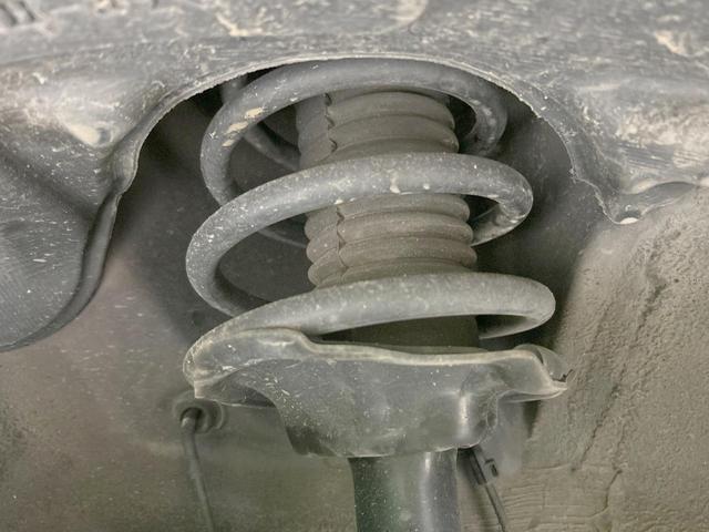 シエンタ ＤＩＣＥリミテッド　４ＷＤ　純正ナビ　バックカメラ　電動スライドドア　ＥＴＣ　７人乗り　ＨＩＤヘッドライト　１４インチＡＷ　電動格納ミラー　オートエアコン　トラクションコントロール　革巻きステアリング（53枚目）