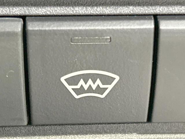 ヤリスクロス ハイブリッドＺ　禁煙車　純正８型ナビ　全周囲カメラ　ＢＳＭ　パワーシート　シートヒーター　衝突軽減　寒冷地仕様　レーダークルーズ　ＬＥＤヘッド　ドラレコ　ＥＴＣ　純正１８ＡＷ　オートハイビーム　ステアリングスイッチ（6枚目）