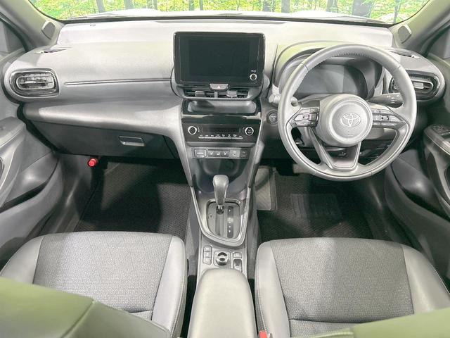 ヤリスクロス ハイブリッドＺ　禁煙車　純正８型ナビ　全周囲カメラ　ＢＳＭ　パワーシート　シートヒーター　衝突軽減　寒冷地仕様　レーダークルーズ　ＬＥＤヘッド　ドラレコ　ＥＴＣ　純正１８ＡＷ　オートハイビーム　ステアリングスイッチ（2枚目）