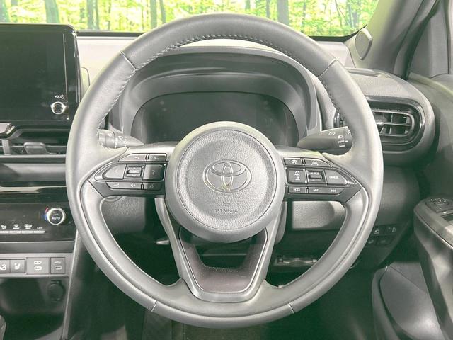 ヤリスクロス ハイブリッドＺ　禁煙車　純正８型ナビ　全周囲カメラ　ＢＳＭ　パワーシート　シートヒーター　衝突軽減　寒冷地仕様　レーダークルーズ　ＬＥＤヘッド　ドラレコ　ＥＴＣ　純正１８ＡＷ　オートハイビーム　ステアリングスイッチ（12枚目）