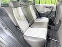 後部座席も気になるようなキズ・汚れやへたり等、大きなダメージはなく、良好な状態です。