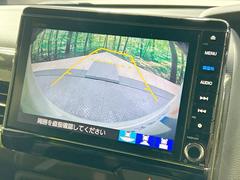 【バックカメラ】駐車時に後方がリアルタイム映像で確認できます。大型商業施設や立体駐車場での駐車時や、夜間のバック時に大活躍！運転スキルに関わらず、今や必須となった装備のひとつです！ 4