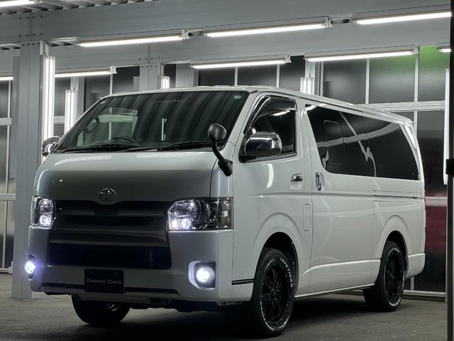 ハイエースバン スーパーＧＬ　ダークプライムＩＩ　トヨタセーフティセンス／ナイトロパワー１７インチ／新品ＴＯＹＯホワイトレター／ＬＥＤヘッドライト／オートハイビーム／レザー調シートカバー／コンビハンドル／純正メモリーナビＴＶ／Ｂカメラ／リアスポイラー（6枚目）