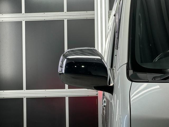 ハイエースバン スーパーＧＬ　ダークプライムＩＩ　トヨタセーフティセンス／ナイトロパワー１７インチ／新品ＴＯＹＯホワイトレター／ＬＥＤヘッドライト／オートハイビーム／レザー調シートカバー／コンビハンドル／純正メモリーナビＴＶ／Ｂカメラ／リアスポイラー（8枚目）