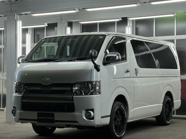 ハイエースバン スーパーＧＬ　ダークプライムＩＩ　トヨタセーフティセンス／ナイトロパワー１７インチ／新品ＴＯＹＯホワイトレター／ＬＥＤヘッドライト／オートハイビーム／レザー調シートカバー／コンビハンドル／純正メモリーナビＴＶ／Ｂカメラ／リアスポイラー（14枚目）