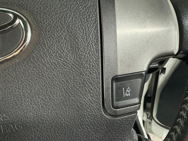 ハイエースバン スーパーＧＬ　ダークプライムＩＩ　トヨタセーフティセンス／ナイトロパワー１７インチ／新品ＴＯＹＯホワイトレター／ＬＥＤヘッドライト／オートハイビーム／レザー調シートカバー／コンビハンドル／純正メモリーナビＴＶ／Ｂカメラ／リアスポイラー（52枚目）