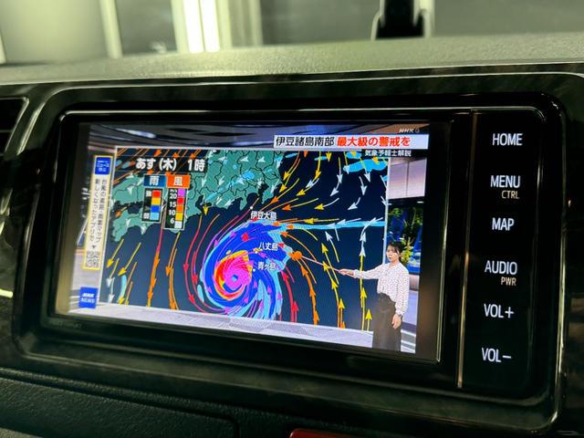 ハイエースバン スーパーＧＬ　ダークプライムＩＩ　トヨタセーフティセンス／ナイトロパワー１７インチ／新品ＴＯＹＯホワイトレター／ＬＥＤヘッドライト／オートハイビーム／レザー調シートカバー／コンビハンドル／純正メモリーナビＴＶ／Ｂカメラ／リアスポイラー（55枚目）