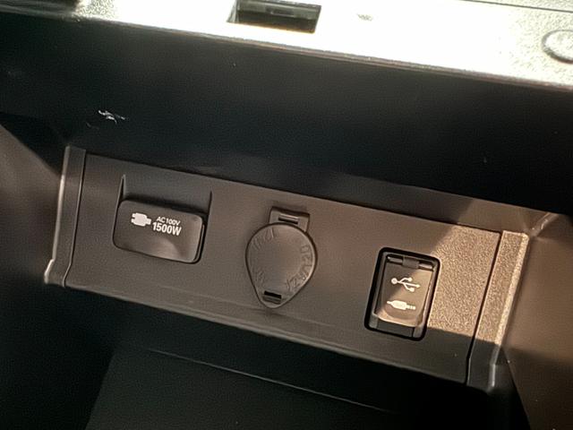 ヴェルファイアハイブリッド ＺＲ　Ｇエディション　モデリスタフルエアロ／レオニス１９インチ／レザーシート／メーカーナビＴＶ／パノラミックビューモニター／フリップダウン／デジタルインナーミラー／シートヒーター／ベンチレーション／両側パワースライド（66枚目）