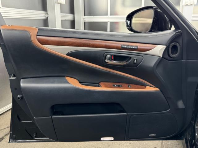 LEXUS LS LS600HL