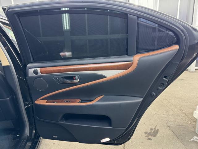 LEXUS LS LS600HL