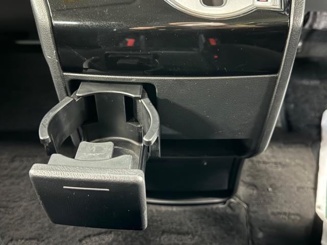 デリカＤ：５ Ｄ　パワーパッケージ　本州仕入れ／ＭＫＷ１６インチアルミ／ＢＦグッドリッチ／グリルマーカー／アルパインナビＴＶ／バックカメラ／両側パワースライドドア／シートヒーター／クルーズコントロール／社外フォグランプ／パドルシフト（59枚目）