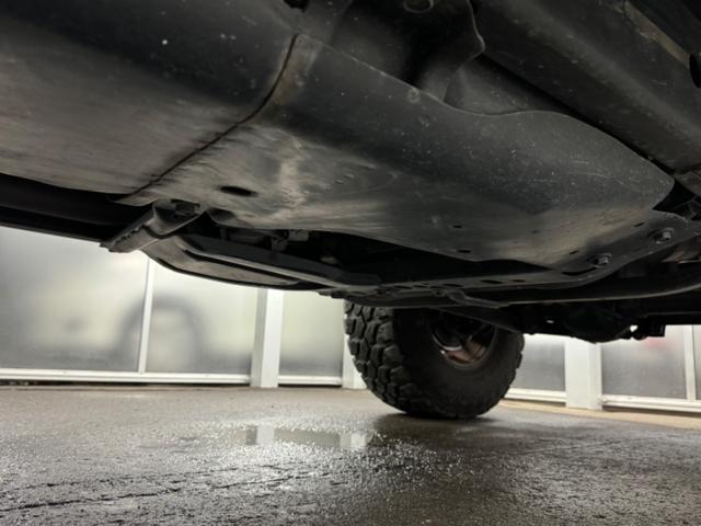 ジープ・ラングラーアンリミテッド スポーツ リフトアップ/マッドタイヤ/社外バンパー/社外グリル/社外ヘッドライト/サイドマーカー/サイドステップ/ルーフラック/テールガード/アルパインフローティングナビTV/バックカメラ/ETC車載器(33枚目)