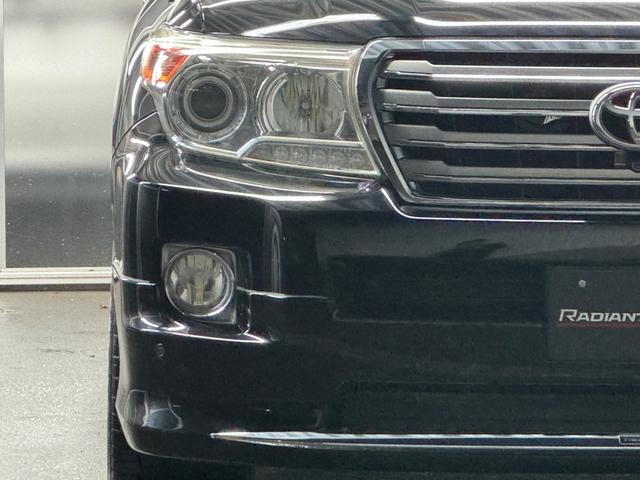 ランドクルーザー ＺＸ　１ナンバー登録／ＷＡＬＤ２２インチ／モデリスタエアロ／ガナドールマフラー／社外テール／サンルーフ／黒革シート／シートヒーター／ベンチレーション／サスコン／メーカーＯＰナビＴＶ／コーナーソナー／エンスタ（13枚目）