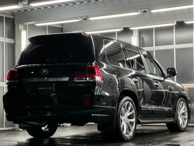 ランドクルーザー ＺＸ　１ナンバー登録／ＷＡＬＤ２２インチ／モデリスタエアロ／ガナドールマフラー／社外テール／サンルーフ／黒革シート／シートヒーター／ベンチレーション／サスコン／メーカーＯＰナビＴＶ／コーナーソナー／エンスタ（28枚目）