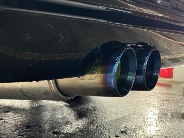 ランドクルーザー ＺＸ　１ナンバー登録／ＷＡＬＤ２２インチ／モデリスタエアロ／ガナドールマフラー／社外テール／サンルーフ／黒革シート／シートヒーター／ベンチレーション／サスコン／メーカーＯＰナビＴＶ／コーナーソナー／エンスタ（30枚目）