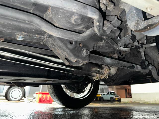 ランドクルーザー ＺＸ　１ナンバー登録／ＷＡＬＤ２２インチ／モデリスタエアロ／ガナドールマフラー／社外テール／サンルーフ／黒革シート／シートヒーター／ベンチレーション／サスコン／メーカーＯＰナビＴＶ／コーナーソナー／エンスタ（36枚目）