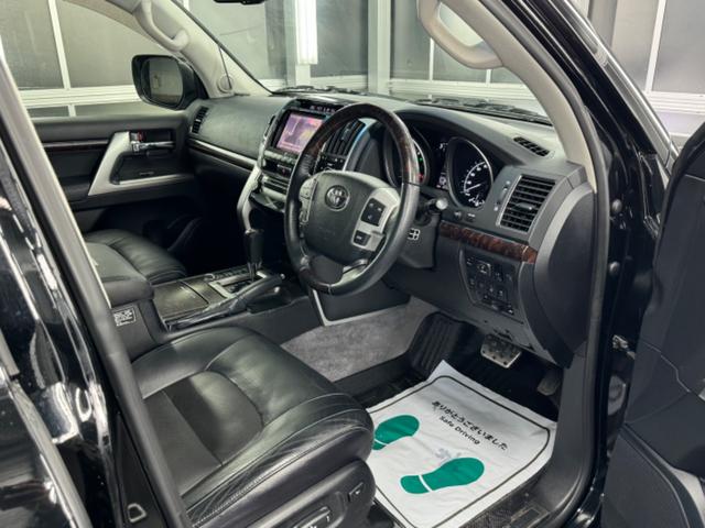 ランドクルーザー ＺＸ　１ナンバー登録／ＷＡＬＤ２２インチ／モデリスタエアロ／ガナドールマフラー／社外テール／サンルーフ／黒革シート／シートヒーター／ベンチレーション／サスコン／メーカーＯＰナビＴＶ／コーナーソナー／エンスタ（40枚目）