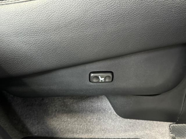 ランドクルーザー ＺＸ　１ナンバー登録／ＷＡＬＤ２２インチ／モデリスタエアロ／ガナドールマフラー／社外テール／サンルーフ／黒革シート／シートヒーター／ベンチレーション／サスコン／メーカーＯＰナビＴＶ／コーナーソナー／エンスタ（46枚目）