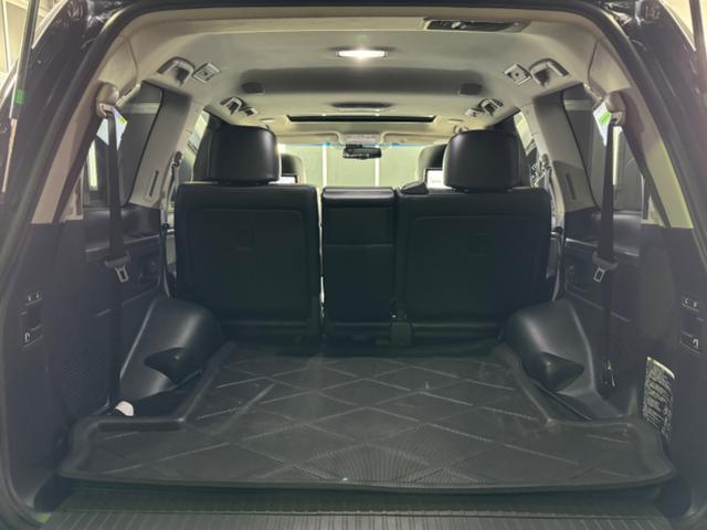 ランドクルーザー ＺＸ　１ナンバー登録／ＷＡＬＤ２２インチ／モデリスタエアロ／ガナドールマフラー／社外テール／サンルーフ／黒革シート／シートヒーター／ベンチレーション／サスコン／メーカーＯＰナビＴＶ／コーナーソナー／エンスタ（50枚目）