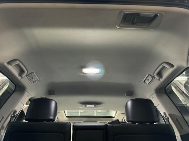 ランドクルーザー ＺＸ　１ナンバー登録／ＷＡＬＤ２２インチ／モデリスタエアロ／ガナドールマフラー／社外テール／サンルーフ／黒革シート／シートヒーター／ベンチレーション／サスコン／メーカーＯＰナビＴＶ／コーナーソナー／エンスタ（51枚目）