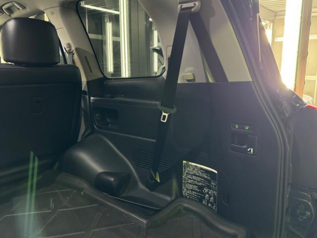 ランドクルーザー ＺＸ　１ナンバー登録／ＷＡＬＤ２２インチ／モデリスタエアロ／ガナドールマフラー／社外テール／サンルーフ／黒革シート／シートヒーター／ベンチレーション／サスコン／メーカーＯＰナビＴＶ／コーナーソナー／エンスタ（53枚目）