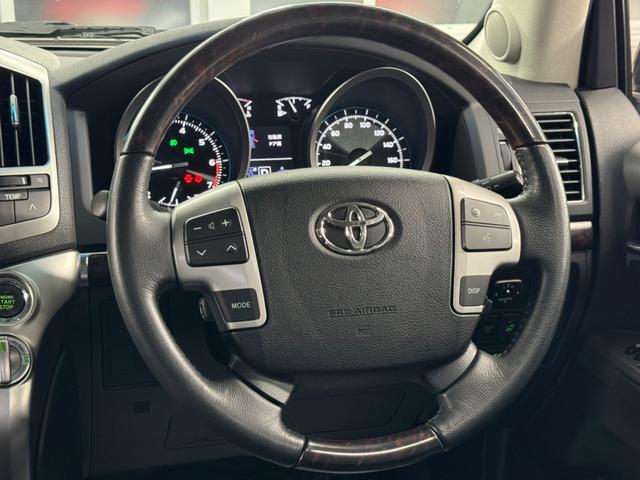 ランドクルーザー ＺＸ　１ナンバー登録／ＷＡＬＤ２２インチ／モデリスタエアロ／ガナドールマフラー／社外テール／サンルーフ／黒革シート／シートヒーター／ベンチレーション／サスコン／メーカーＯＰナビＴＶ／コーナーソナー／エンスタ（61枚目）