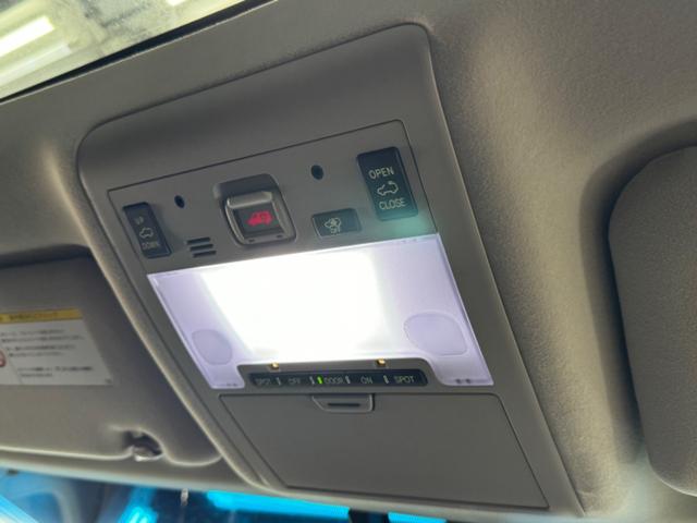 ランドクルーザー ＺＸ　１ナンバー登録／ＷＡＬＤ２２インチ／モデリスタエアロ／ガナドールマフラー／社外テール／サンルーフ／黒革シート／シートヒーター／ベンチレーション／サスコン／メーカーＯＰナビＴＶ／コーナーソナー／エンスタ（74枚目）