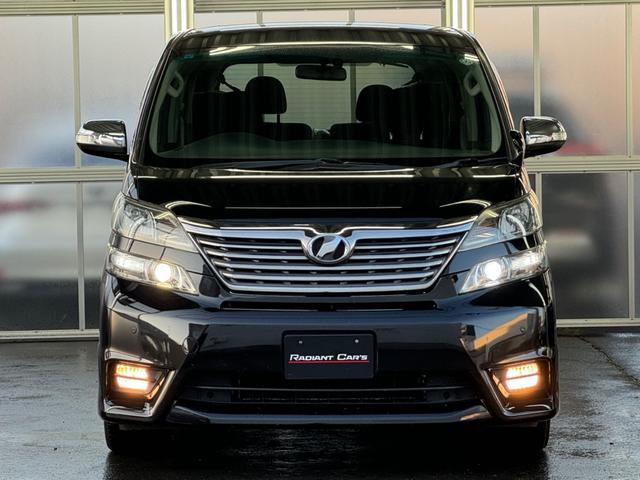 ヴェルファイア ３．５Ｚ　プラチナセレクションＩＩ　タイプゴールド　社外１８インチＡＷ／システムコンソール／両側パワースライドドア／パワーバックドア／純正オプションナビＴＶ／バックカメラ／コンビハンドル／ＥＴＣ車載器／切替４ＷＤ／コーナーセンサー／クルーズコントロール（2枚目）