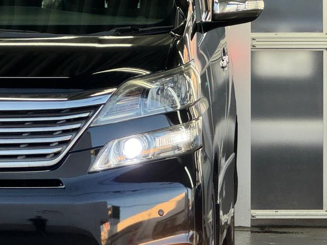 ヴェルファイア ３．５Ｚ　プラチナセレクションＩＩ　タイプゴールド　社外１８インチＡＷ／システムコンソール／両側パワースライドドア／パワーバックドア／純正オプションナビＴＶ／バックカメラ／コンビハンドル／ＥＴＣ車載器／切替４ＷＤ／コーナーセンサー／クルーズコントロール（4枚目）