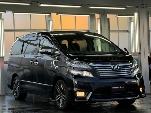 ヴェルファイア ３．５Ｚ　プラチナセレクションＩＩ　タイプゴールド　社外１８インチＡＷ／システムコンソール／両側パワースライドドア／パワーバックドア／純正オプションナビＴＶ／バックカメラ／コンビハンドル／ＥＴＣ車載器／切替４ＷＤ／コーナーセンサー／クルーズコントロール（5枚目）