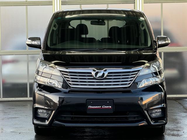 ヴェルファイア ３．５Ｚ　プラチナセレクションＩＩ　タイプゴールド　社外１８インチＡＷ／システムコンソール／両側パワースライドドア／パワーバックドア／純正オプションナビＴＶ／バックカメラ／コンビハンドル／ＥＴＣ車載器／切替４ＷＤ／コーナーセンサー／クルーズコントロール（7枚目）