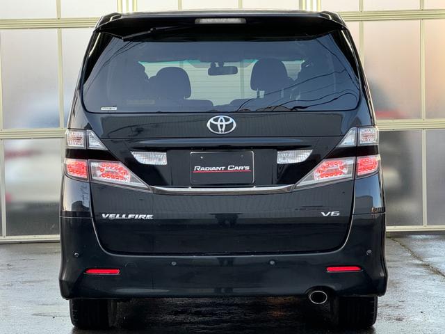 ヴェルファイア ３．５Ｚ　プラチナセレクションＩＩ　タイプゴールド　社外１８インチＡＷ／システムコンソール／両側パワースライドドア／パワーバックドア／純正オプションナビＴＶ／バックカメラ／コンビハンドル／ＥＴＣ車載器／切替４ＷＤ／コーナーセンサー／クルーズコントロール（12枚目）