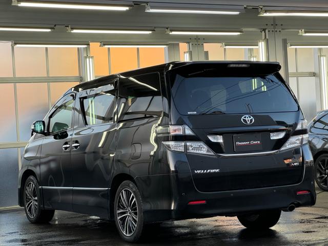 ヴェルファイア ３．５Ｚ　プラチナセレクションＩＩ　タイプゴールド　社外１８インチＡＷ／システムコンソール／両側パワースライドドア／パワーバックドア／純正オプションナビＴＶ／バックカメラ／コンビハンドル／ＥＴＣ車載器／切替４ＷＤ／コーナーセンサー／クルーズコントロール（20枚目）