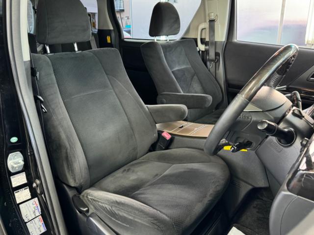 ヴェルファイア ３．５Ｚ　プラチナセレクションＩＩ　タイプゴールド　社外１８インチＡＷ／システムコンソール／両側パワースライドドア／パワーバックドア／純正オプションナビＴＶ／バックカメラ／コンビハンドル／ＥＴＣ車載器／切替４ＷＤ／コーナーセンサー／クルーズコントロール（30枚目）