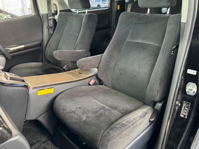 ヴェルファイア ３．５Ｚ　プラチナセレクションＩＩ　タイプゴールド　社外１８インチＡＷ／システムコンソール／両側パワースライドドア／パワーバックドア／純正オプションナビＴＶ／バックカメラ／コンビハンドル／ＥＴＣ車載器／切替４ＷＤ／コーナーセンサー／クルーズコントロール（32枚目）