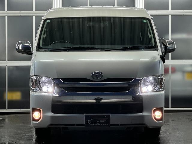 ハイエースバン ロングワイドスーパーＧＬ　本州仕入れ／ナイトロパワー１７インチ／新品タイヤ／ローダウン／ベッドキット／両側パワースライド／ＬＥＤヘッドライト／社外ＳＤナビＴＶ／追加スピーカー／バックカメラ／ＥＴＣ車載器／ドラレコ／シートカバー（2枚目）