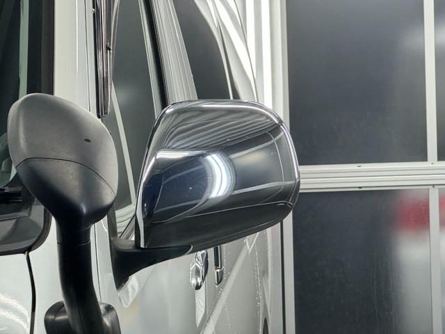 ハイエースバン ロングワイドスーパーＧＬ　本州仕入れ／ナイトロパワー１７インチ／新品タイヤ／ローダウン／ベッドキット／両側パワースライド／ＬＥＤヘッドライト／社外ＳＤナビＴＶ／追加スピーカー／バックカメラ／ＥＴＣ車載器／ドラレコ／シートカバー（9枚目）