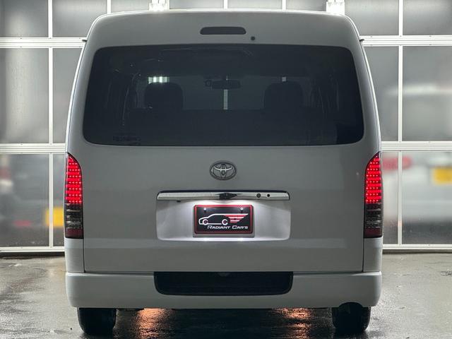 ハイエースバン ロングワイドスーパーＧＬ　本州仕入れ／ナイトロパワー１７インチ／新品タイヤ／ローダウン／ベッドキット／両側パワースライド／ＬＥＤヘッドライト／社外ＳＤナビＴＶ／追加スピーカー／バックカメラ／ＥＴＣ車載器／ドラレコ／シートカバー（17枚目）