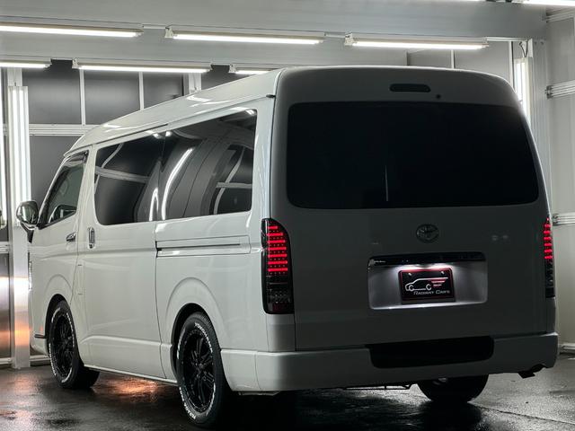 ハイエースバン ロングワイドスーパーＧＬ　本州仕入れ／ナイトロパワー１７インチ／新品タイヤ／ローダウン／ベッドキット／両側パワースライド／ＬＥＤヘッドライト／社外ＳＤナビＴＶ／追加スピーカー／バックカメラ／ＥＴＣ車載器／ドラレコ／シートカバー（20枚目）