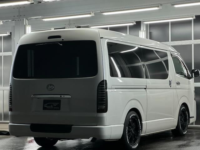 ハイエースバン ロングワイドスーパーＧＬ　本州仕入れ／ナイトロパワー１７インチ／新品タイヤ／ローダウン／ベッドキット／両側パワースライド／ＬＥＤヘッドライト／社外ＳＤナビＴＶ／追加スピーカー／バックカメラ／ＥＴＣ車載器／ドラレコ／シートカバー（26枚目）